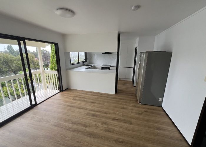  at 69 Chelsea View Drive, Chatswood, North Shore City, Auckland