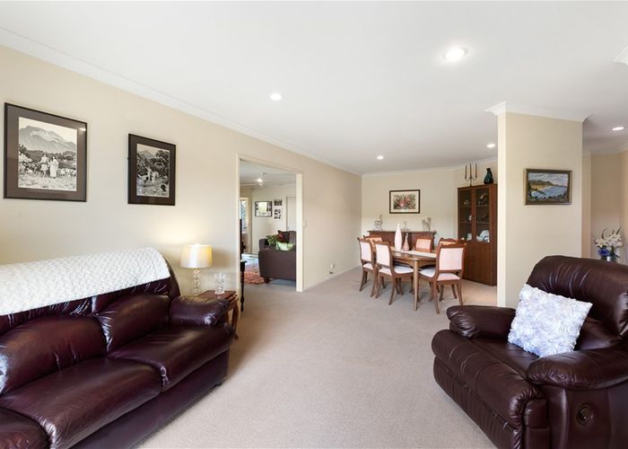  at 34 Fleetwood Drive, Henderson, Auckland