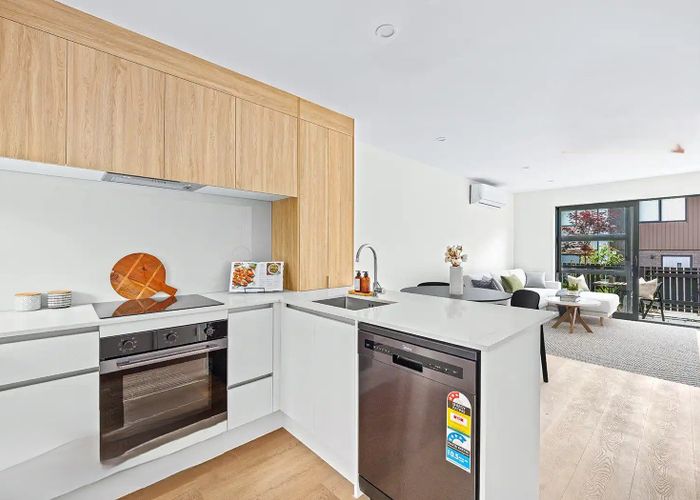  at 3/476 West Coast Road, Glen Eden, Waitakere City, Auckland