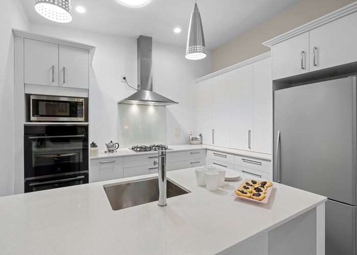  at 10B Long Place, Frankleigh Park, New Plymouth