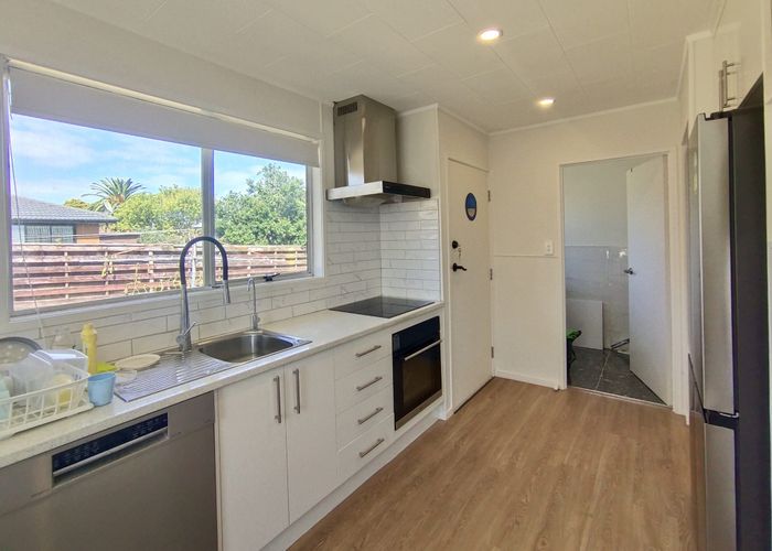  at 2/19 Charntay Avenue, Clover Park, Manukau City, Auckland