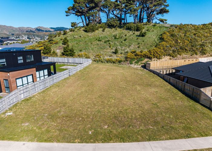  at 71 Queen Charlotte Drive, Aotea, Porirua, Wellington