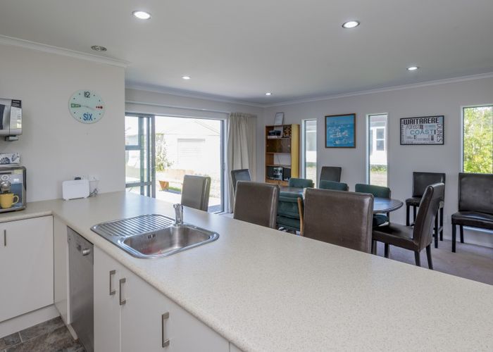  at 38 Rua Avenue, Waitarere Beach, Levin