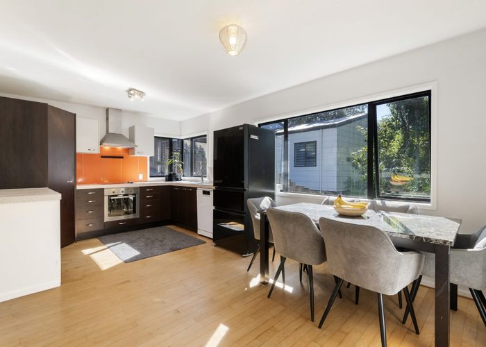  at 2/19 Fordham Street, Beach Haven, Auckland