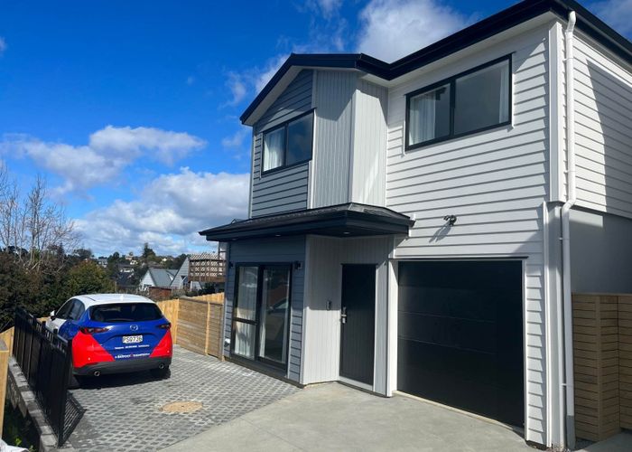  at 2E Ceramco Place, Torbay, North Shore City, Auckland