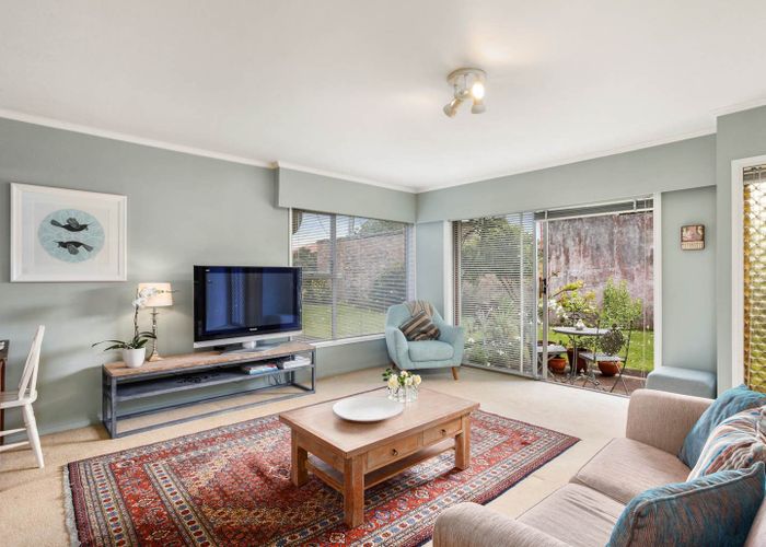  at 2/2 Matipo Street, Mount Eden, Auckland City, Auckland