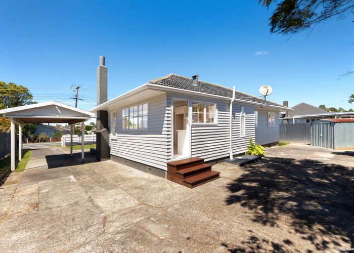  at 7 Forest Hill Road, Henderson, Auckland
