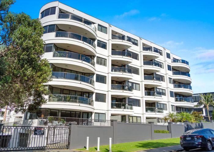  at 2D/175 Hurstmere Road, Takapuna, Auckland