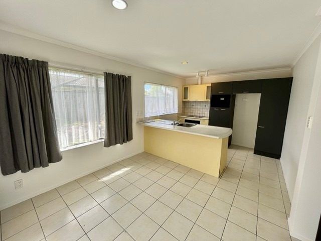  at 4 Sandwick Drive, Weymouth, Manukau City, Auckland