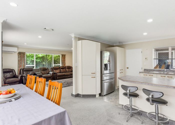  at 35 Spackman Crescent, Paraparaumu