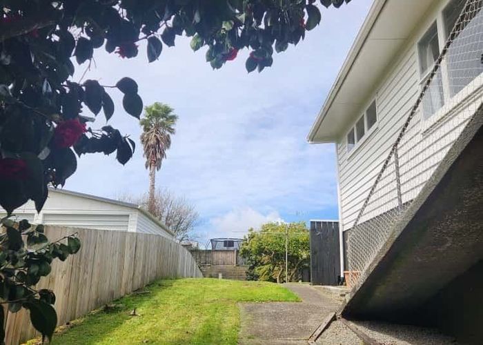  at 6 Gray Avenue, Paraparaumu Beach, Kapiti Coast, Wellington