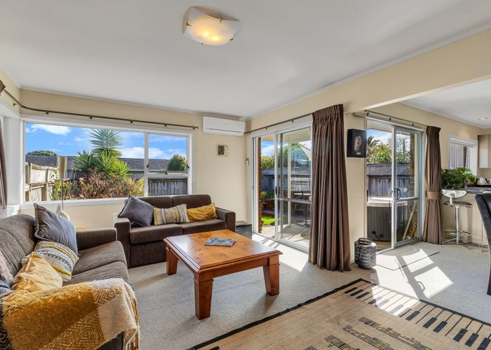 at 2/28 Rutland Road, Mount Wellington, Auckland