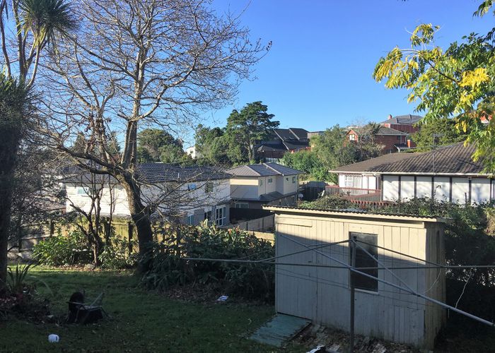  at 2/124 Oakdale Road, Mount Roskill, Auckland City, Auckland