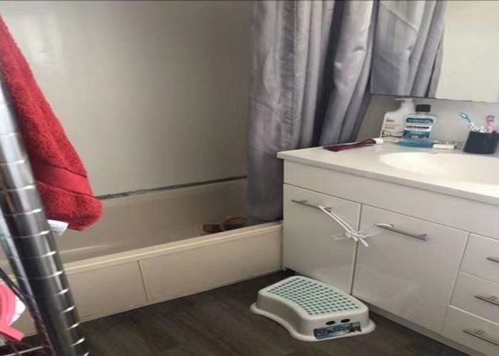  at 9 Thalia, Totara Vale, North Shore City, Auckland