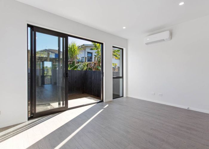  at 24E Lincoln Park Avenue, Massey, Waitakere City, Auckland