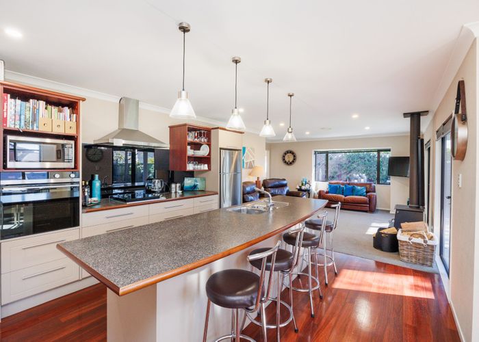  at 3 Sunshine Place, Kelvin Grove, Palmerston North