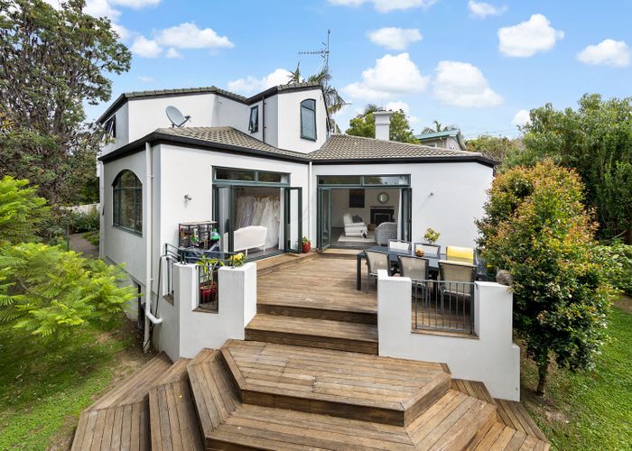  at 2/8 Tui Glen Road, Birkenhead, Auckland