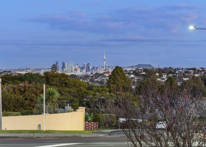  at 148 Coronation Road, Hillcrest, Auckland