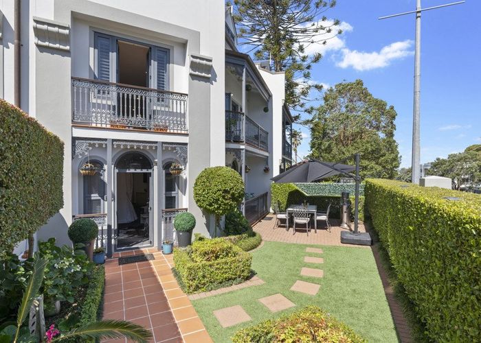  at 2/177 Hurstmere Road, Takapuna, North Shore City, Auckland