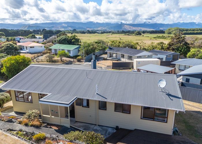  at 33 Mountainview Terrace, Otaki Beach, Otaki