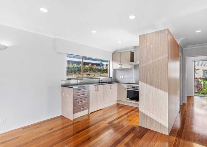  at 4/3 Matai Road, Greenlane, Auckland