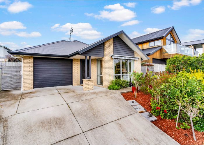  at 24 Atalanta Way, Beachlands, Auckland