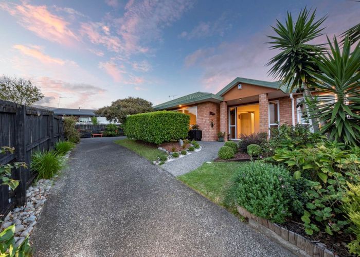  at 10 Ryden Place, Glen Eden, Auckland