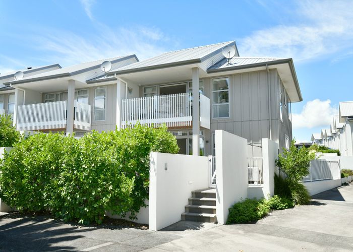  at 32 Moores Road, Millwater, Rodney, Auckland