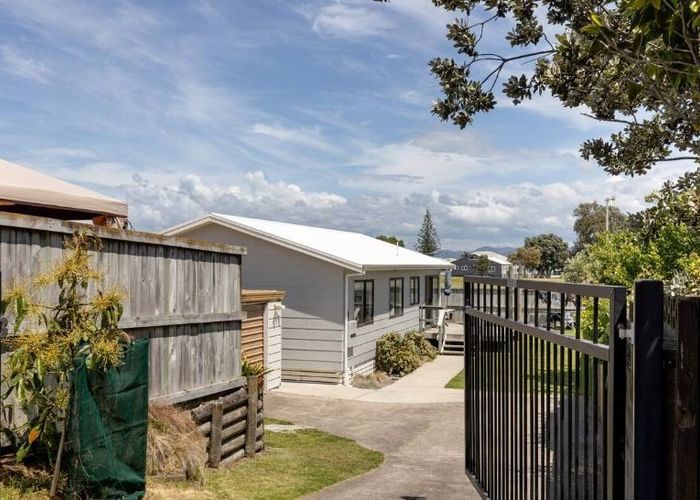  at 866A Papamoa Beach Road, Papamoa Beach, Tauranga, Bay Of Plenty