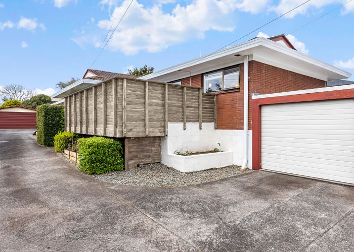 at 2/87 Michaels Avenue, Ellerslie, Auckland