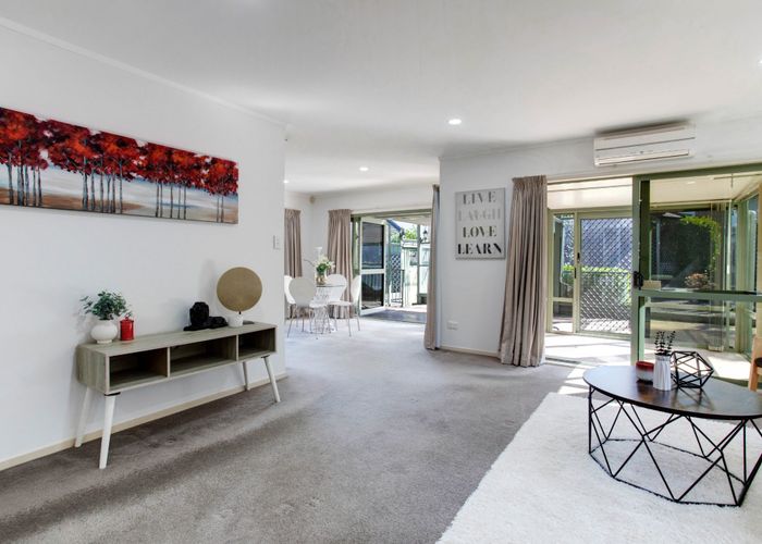  at 15 Stratford Road, Manurewa, Auckland
