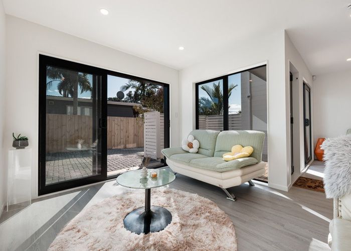  at 5/15 Renata Crescent, Te Atatu Peninsula, Waitakere City, Auckland