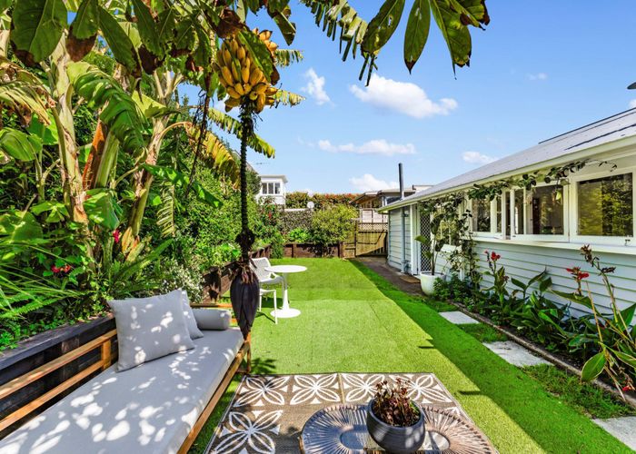  at 27 Rarangi Road, Saint Heliers, Auckland
