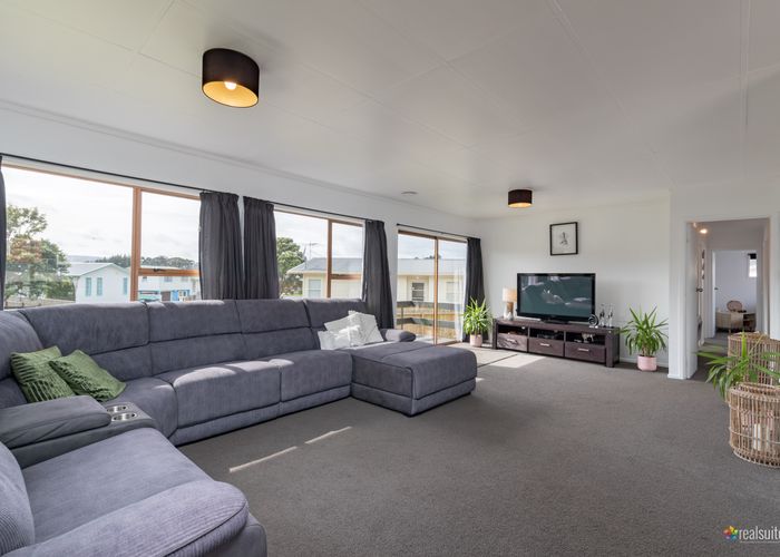  at 44 Beaumaris Crescent, Ascot Park, Porirua