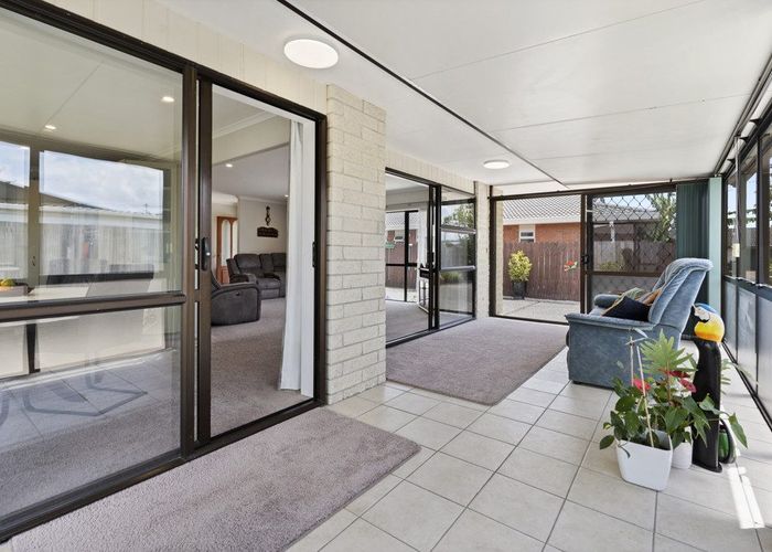  at 2/4 Edward Avenue, Orewa