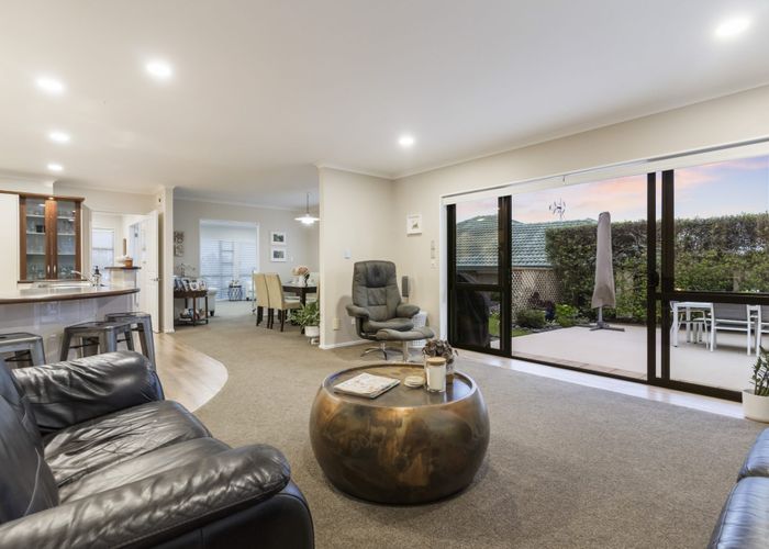  at 31 Lamia Place, The Gardens, Auckland