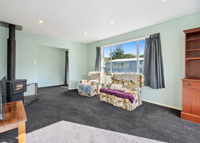  at 7 Downs View Place, Pukerua Bay, Porirua