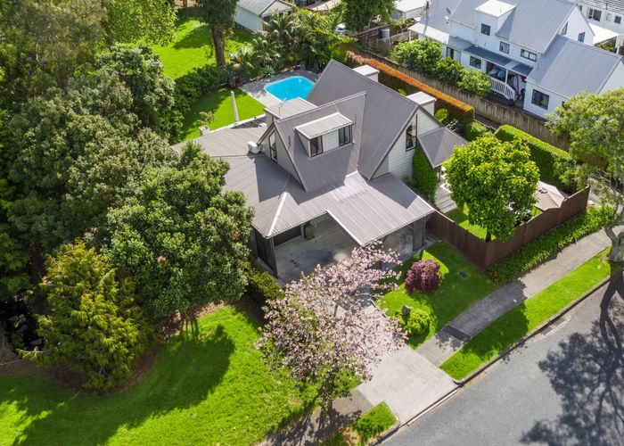  at 10 Kakapo Place, Papatoetoe, Auckland