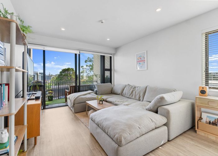  at 110/165 Lake Road, Northcote, Auckland