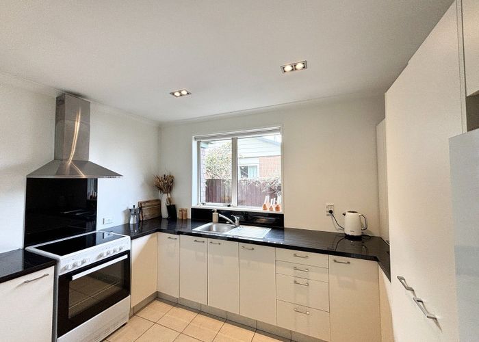  at 1/71 Brougham Street, Addington, Christchurch City, Canterbury
