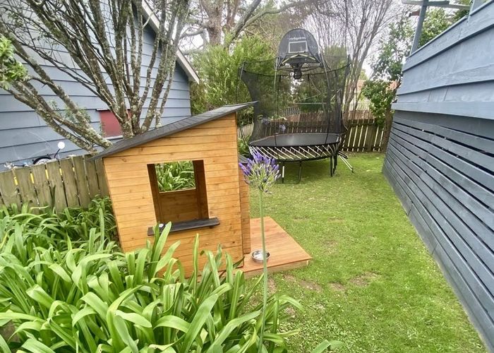  at 1/137  Titirangi Road, New Lynn, Waitakere City, Auckland