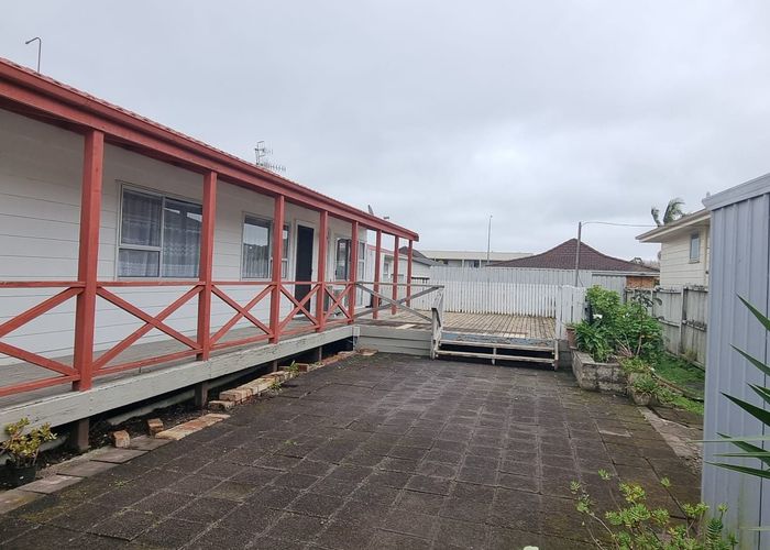  at 11 Tyndrum Place, Highland Park, Manukau City, Auckland