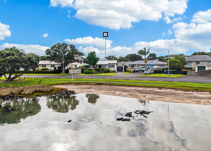  at 32B Kiwi Esplanade, Mangere Bridge, Manukau City, Auckland