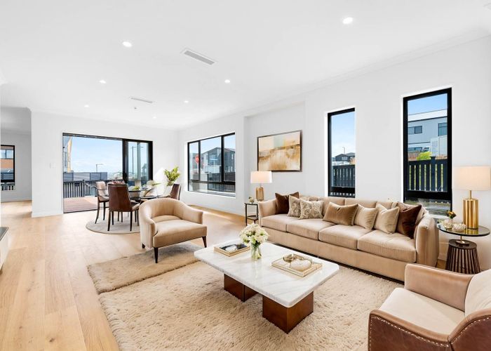  at 8 Rathfarnham Road, Flat Bush, Manukau City, Auckland