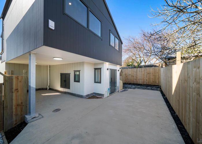  at 8E  Clutha Crescent, Clover Park, Manukau City, Auckland