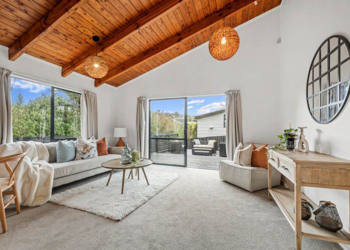  at 1/123 Athena Drive, Totara Vale, North Shore City, Auckland