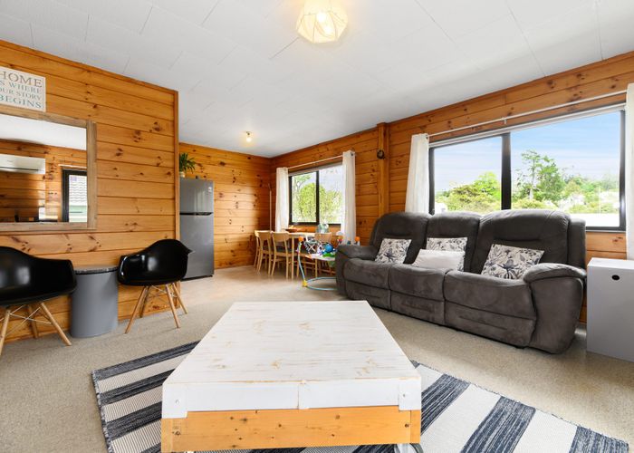  at 2/40 Gatman Street, Birkdale, Auckland