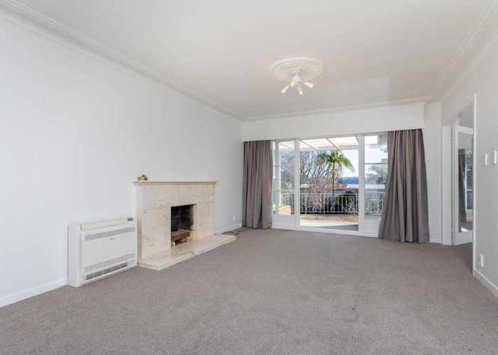 at 2 Saratoga Avenue, Herne Bay, Auckland