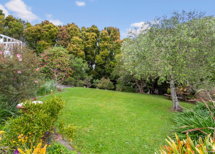  at 1/9 Hague Place, Birkenhead, Auckland