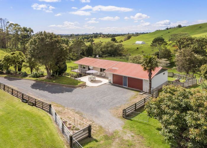  at 135 Willoughby Road, Tahawai